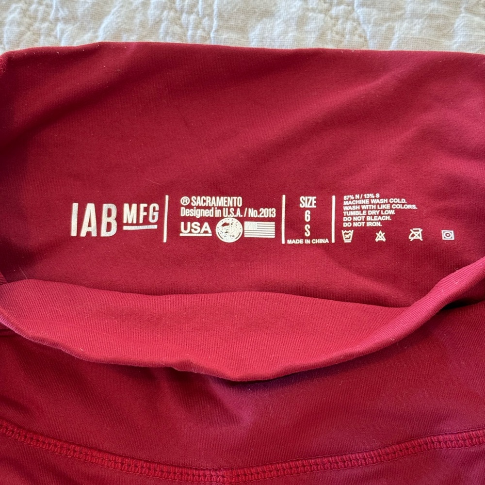 IAB red elevate workout leggings. Size 6/S. - Picture 6 of 6